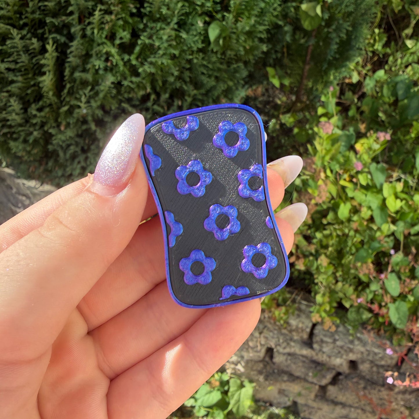 Blue/purple and black flower magnetic slider