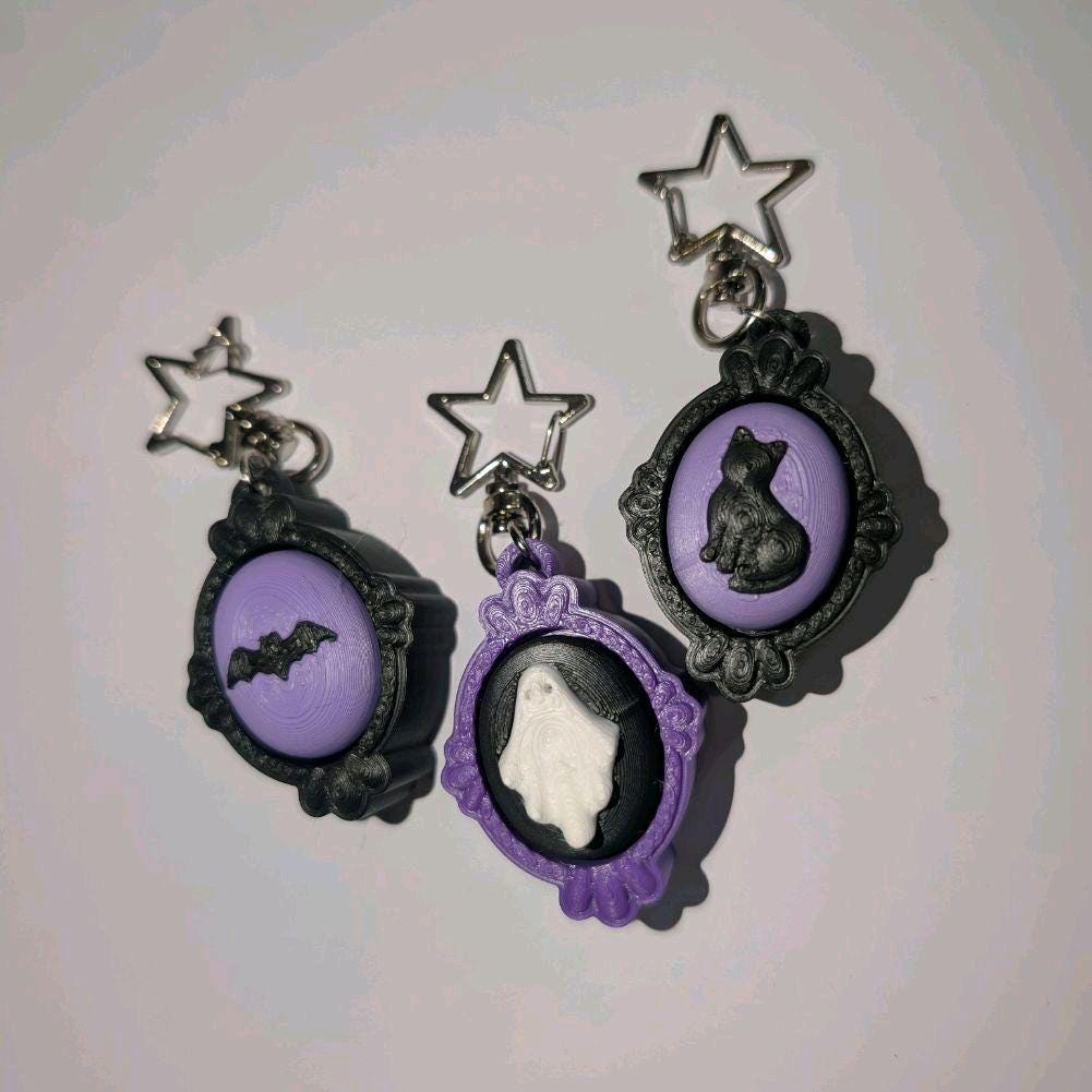 Gothic frame creamy clicker fidget toy keychain, gothic booktok fidget toy gift.