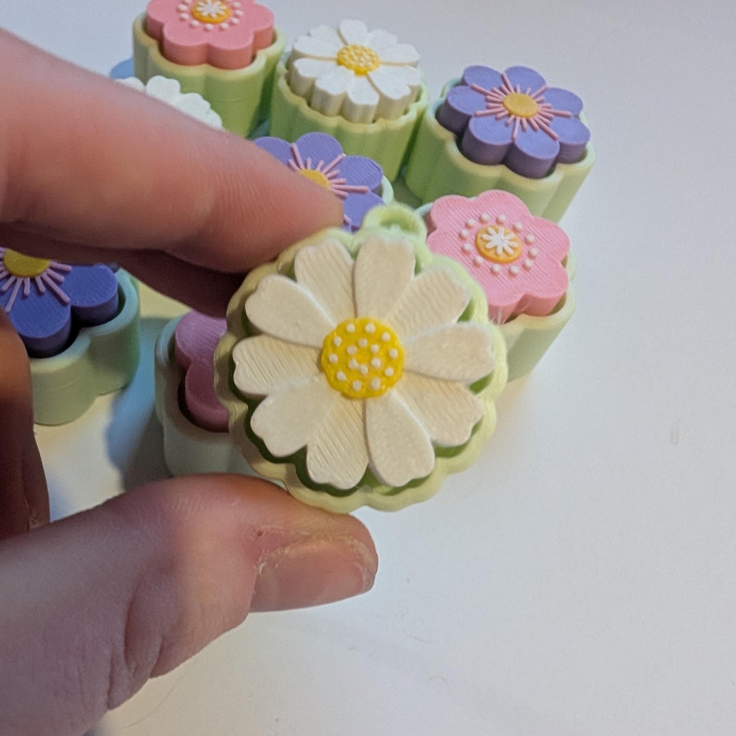 Spring flower fidget!!! Cute flower fidget toy gift keyring.