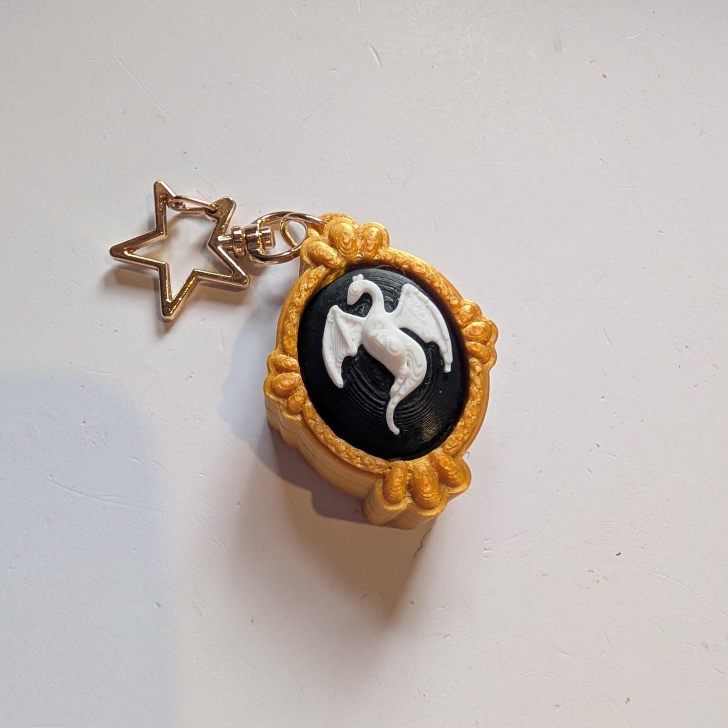 Gothic frame creamy clicker fidget toy keychain, gothic booktok fidget toy gift. Forth wing gift